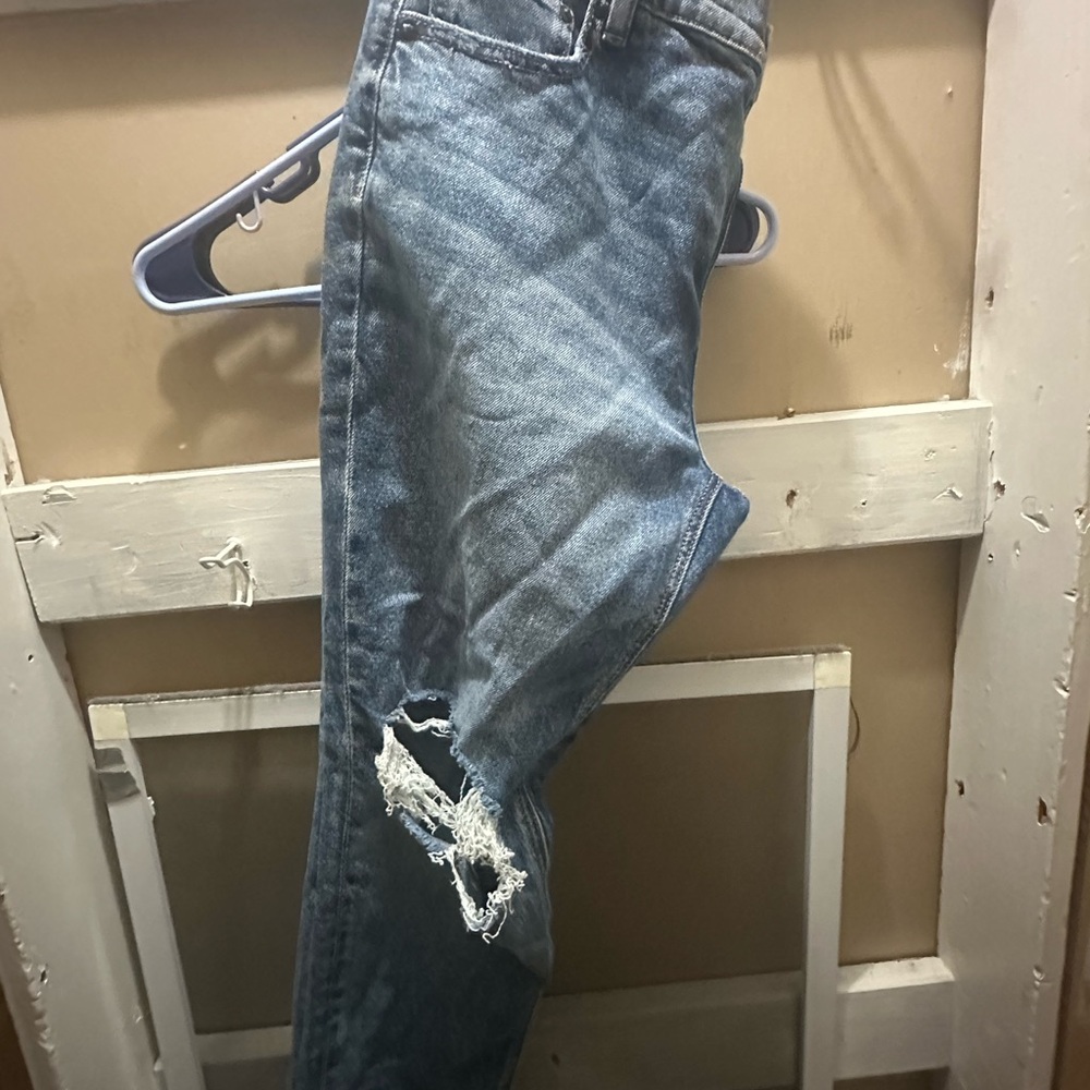 Women’s American Eagle Distressed Jeans